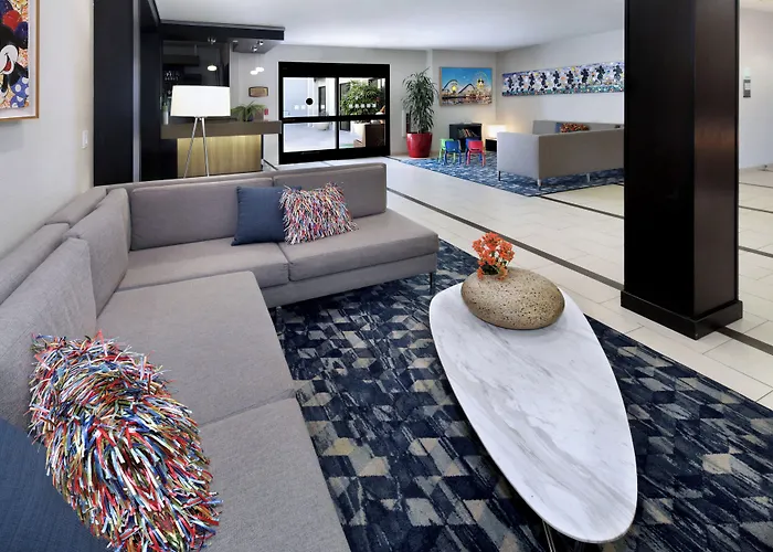Holiday Inn Hotel & Suites Anaheim By Ihg
