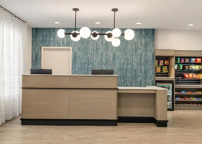 Williamsburg Hotels With Pool