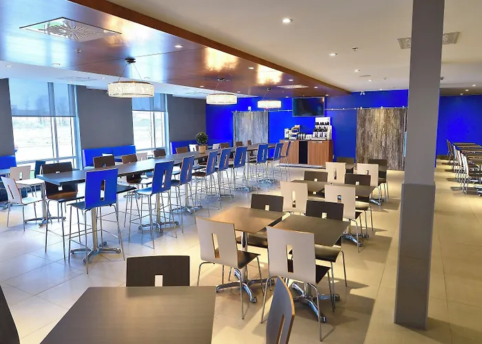 Holiday Inn Express & Suites Vaudreuil-Dorion By Ihg