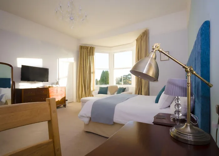 Crofton House Hotel