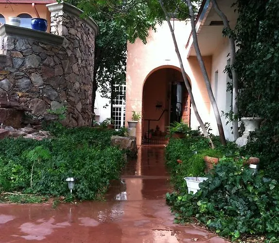 Lundeen Inn Of The Arts