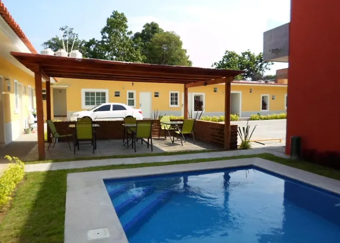 Hotel Montroi City