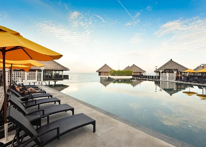 Golden Palm Tree Sepang