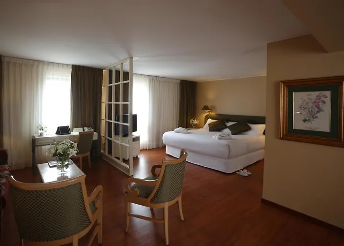 Suites Del Bosque Hotel