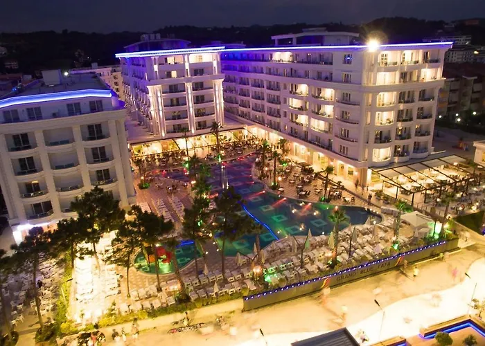 Grand Blue Fafa Resort & Spa