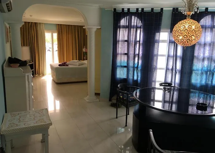 Apartamentos Parque Carolina Costa del Silencio