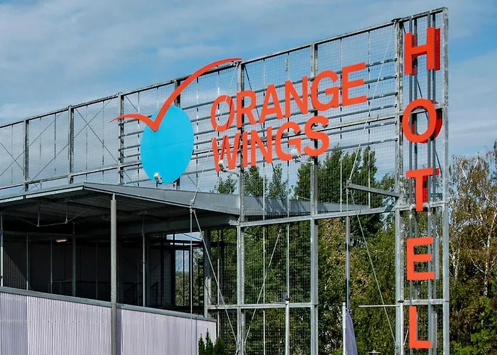 Orange Wings Krems