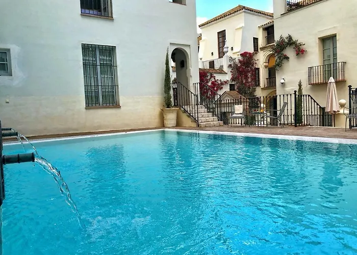 Las Casas De La Juderia De Cordoue