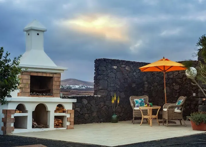 Lirios Rural - Adults Only