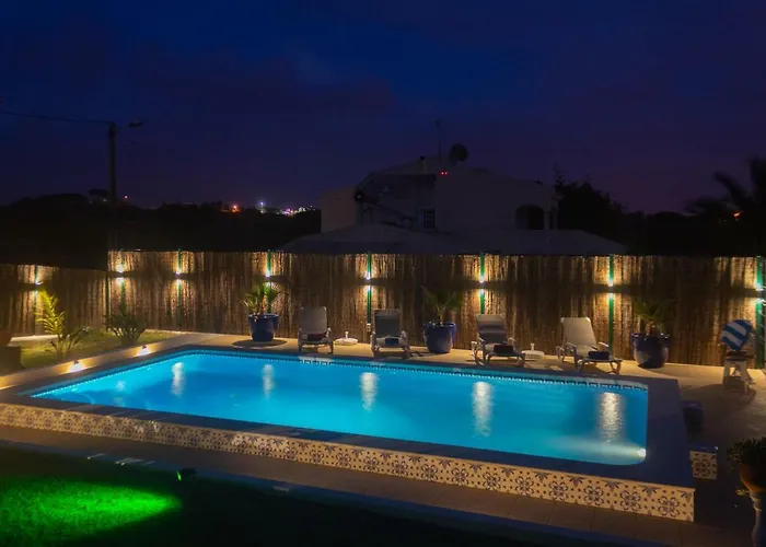 Villa Yvonne,Private Pool,Private Parking 1,7 Km From The Beach