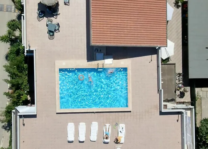Hotel Nel Pineto