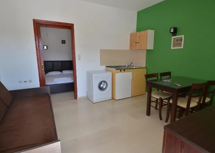 Manos Apartments
