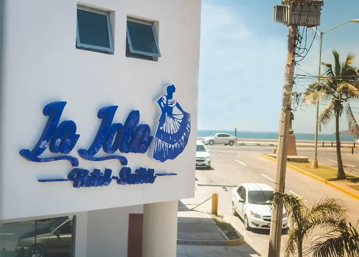 La Lola Hotel&Suites