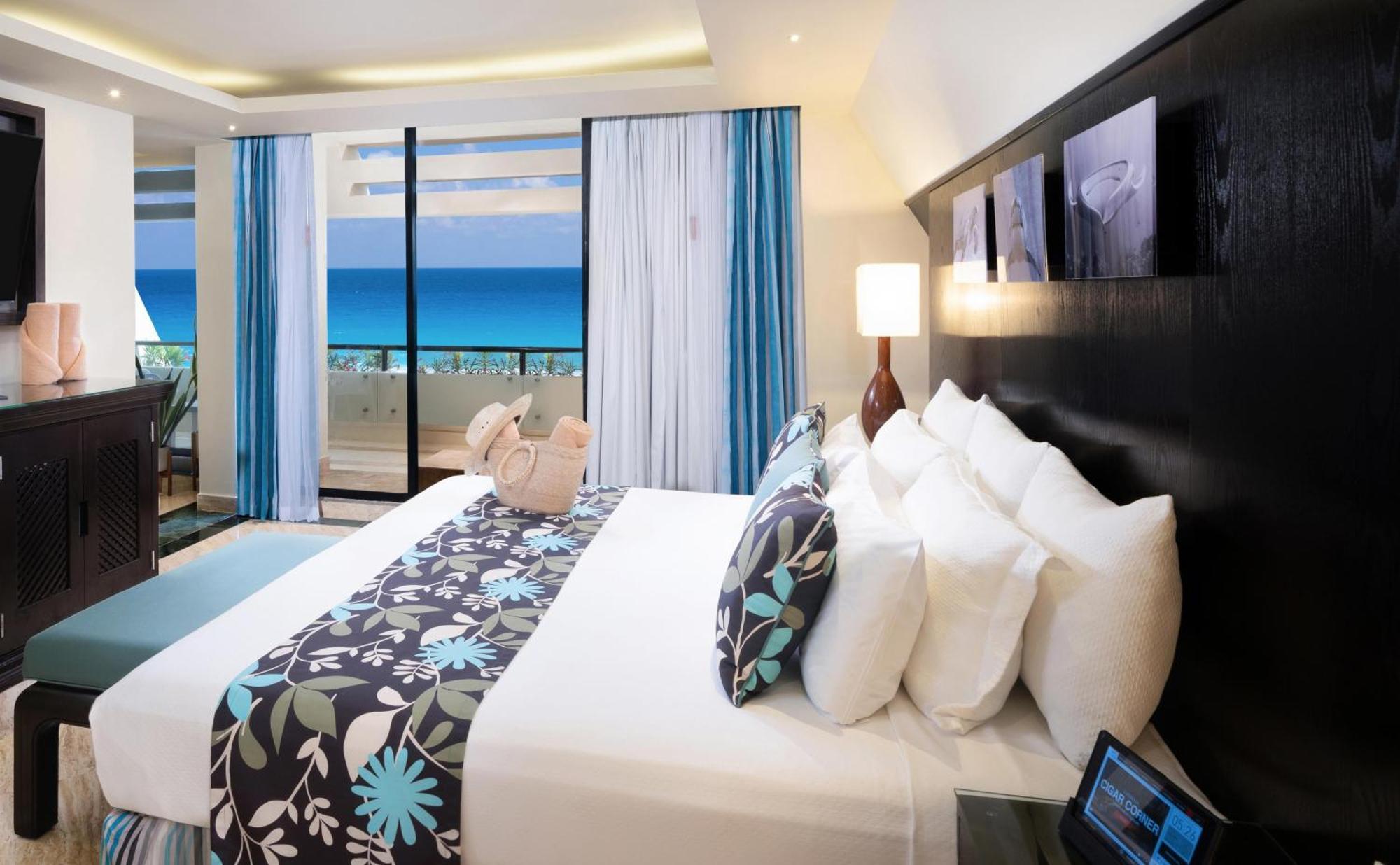 The Pyramid Cancun By Oasis